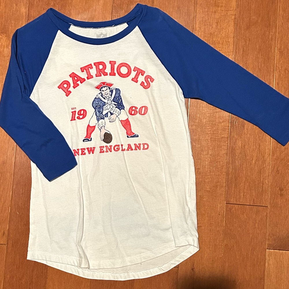 NFL Patriots woman’s quarter length Sleeve Tee - Blue & White